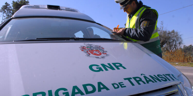 Infracções nas estradas em queda após entrada em vigor da Carta por Pontos