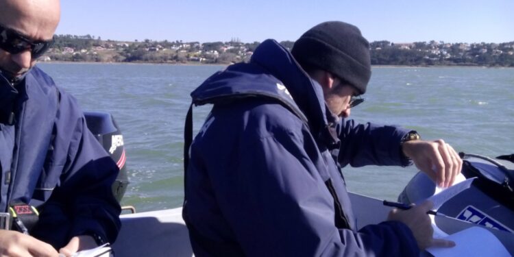 Polícia Marítima fiscaliza actividades marítimas na orla costeira de Peniche