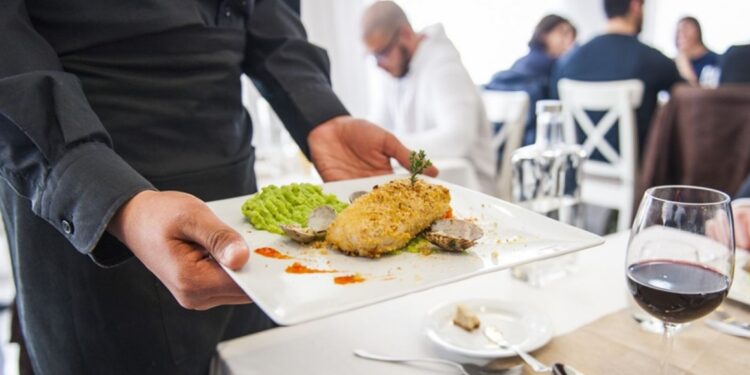 Hoje o almoço é na escola, com os chefs de amanhã