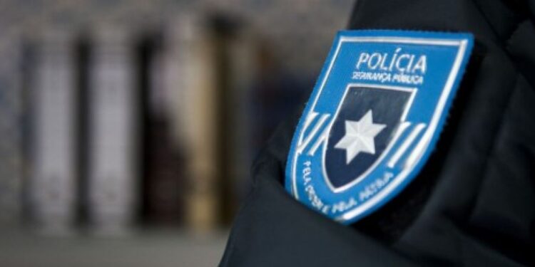 PSP deteve 20 pessoas por “falsas encomendas” de calçado na internet