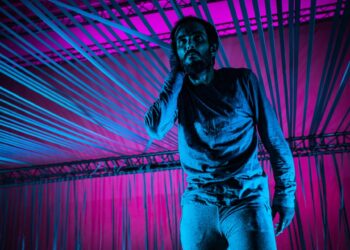 Há um rei louco no novo teatro do Leirena com música de Surma