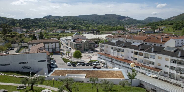 Município de Porto de Mós reabilita imóveis para dar resposta à falta de habitação