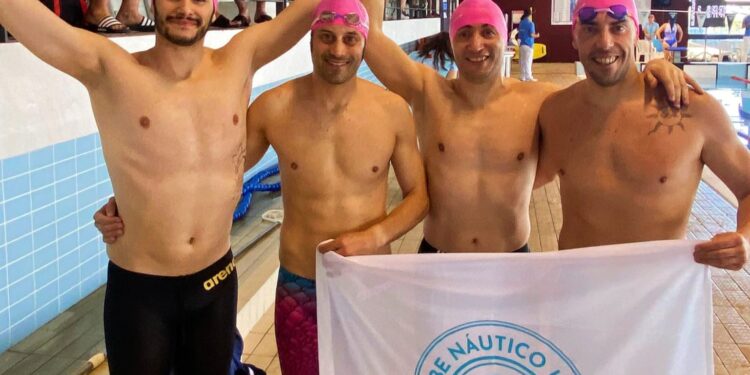 Atletas do Clube Náutico de Leiria batem recorde nacional de masters dos 4×200 metros livres
