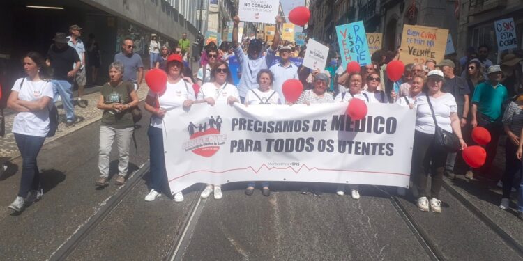 Comissão de utentes de Porto de Mós leva comitiva a manifestação em Lisboa pelo reforço do SNS