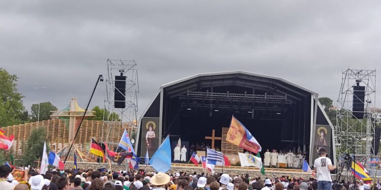“Festa da juventude do mundo” encheu Jardim da Almuinha, em Leiria