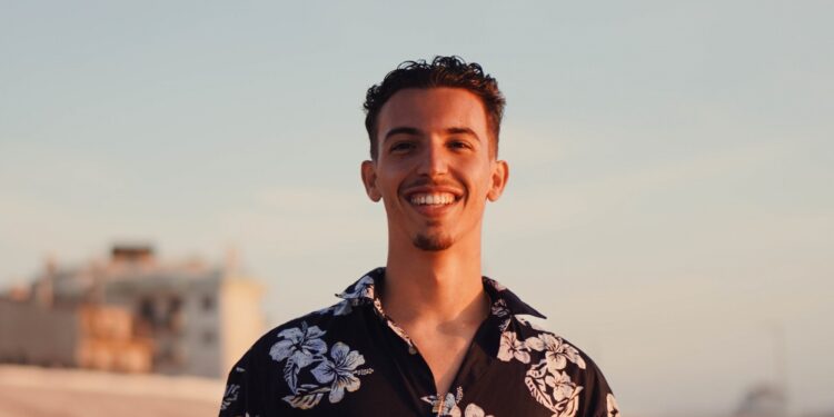 Rafa Martini tem novo single e quer cruzar rock e punk no ambiente pop