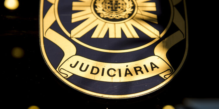 Homem detido por atear fogo à casa da sogra em Leiria